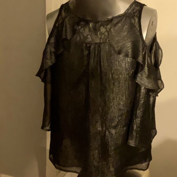 Very pretty peek a boo sleeves silvery black top by Soho New York & Co. jeans - Picture 1 of 10